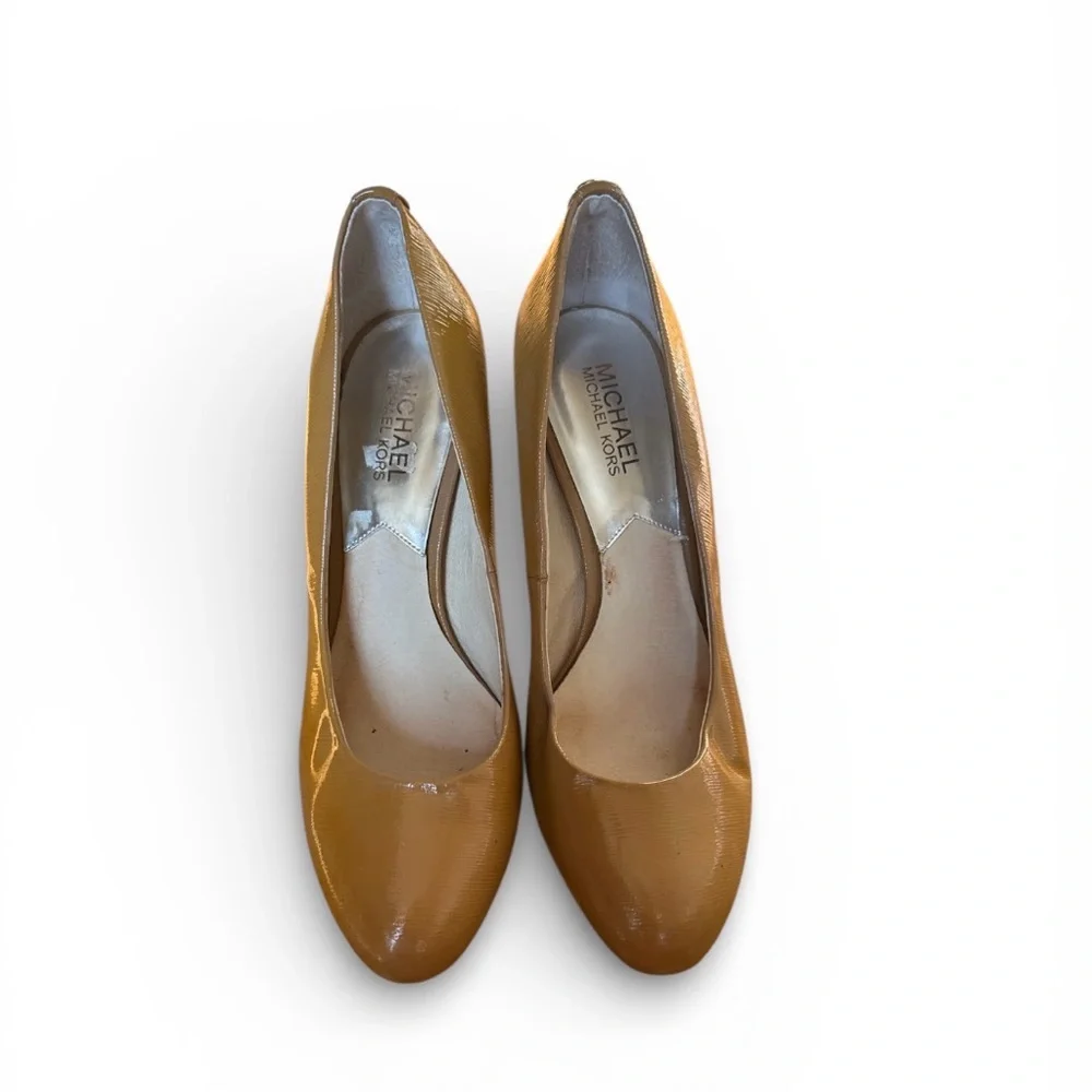 Michael Kors Pumps Nude 8M Mid‎ Heel Faux Leather Sophisticated Office Designer